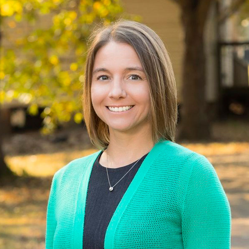 Laura Luker headshot