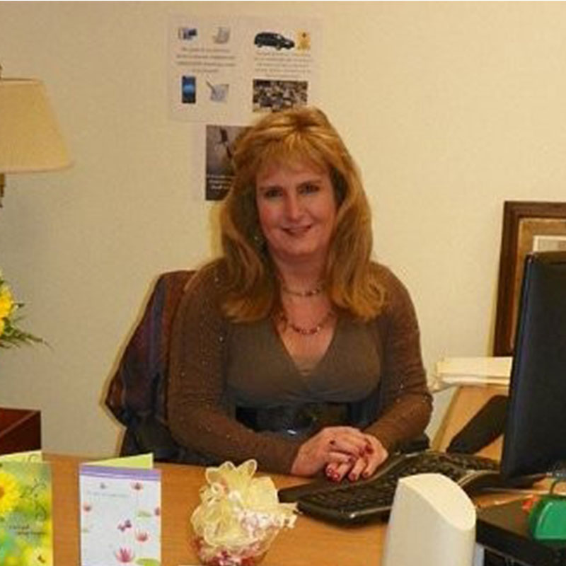 Kelly Metzgar headshot