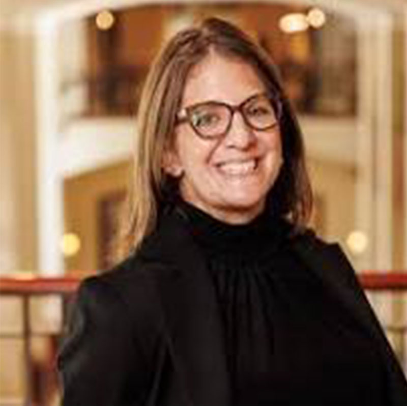 Robin Troutman headshot